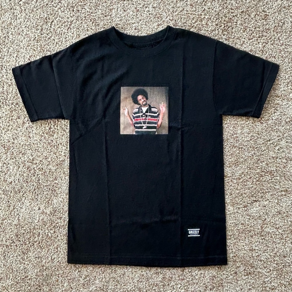 Grizzly Graphic Unisex Tee T-Shirt Size Small NWT​